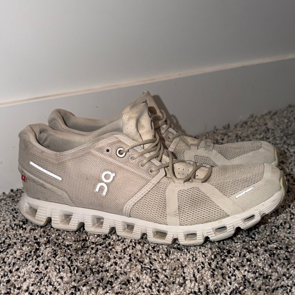 On Running Shoes White Size 9.5 Women’s